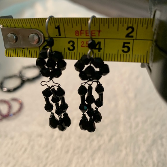 Four sets of earrings - Picture 11 of 12